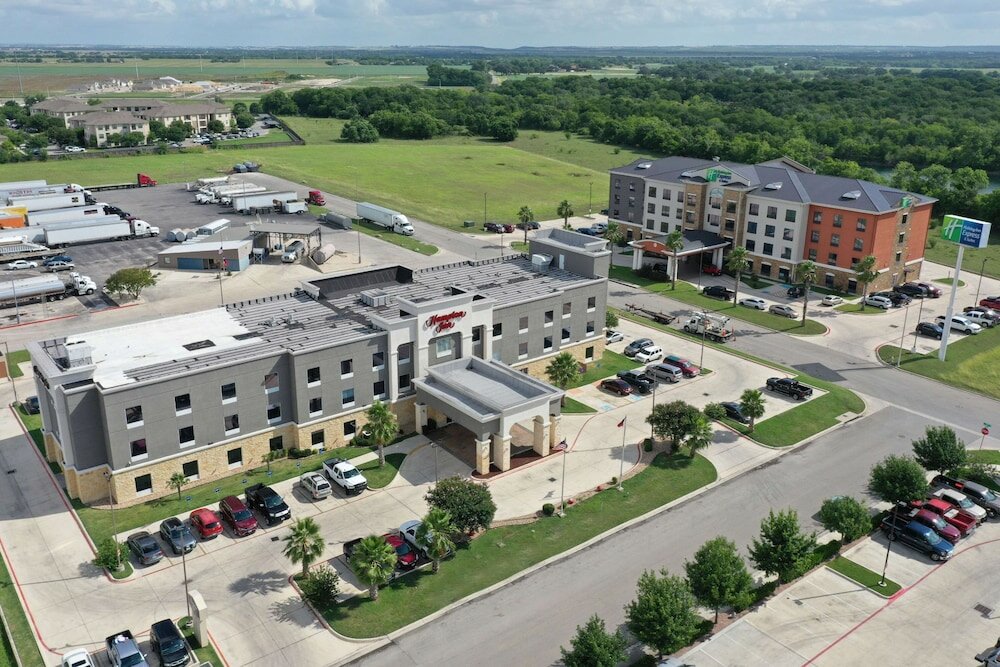 Фото Hampton Inn Seguin