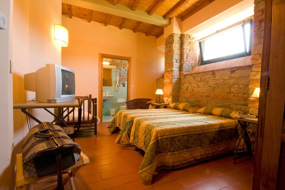 Фото Hotel Gli Orzali