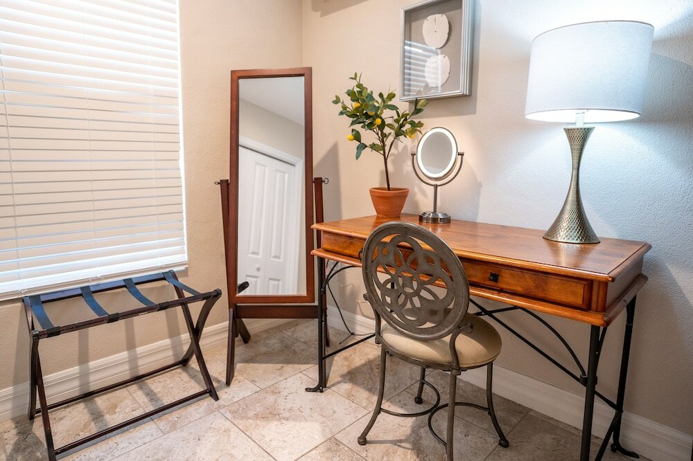 Фото The Capri at Siesta