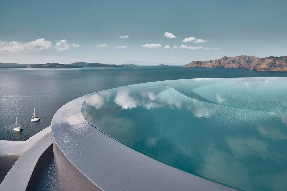 Фото Mystique, a Luxury Collection Hotel, Santorini