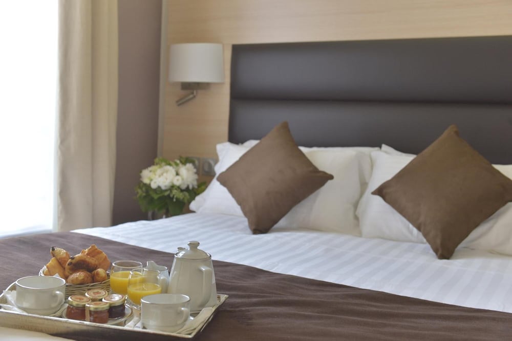 Фото Unic Renoir Saint-Germain