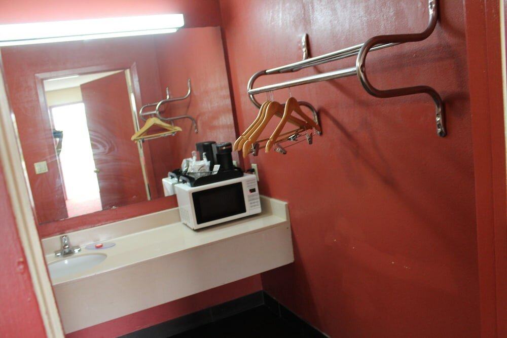 Фото Travelodge by Wyndham Richmond In