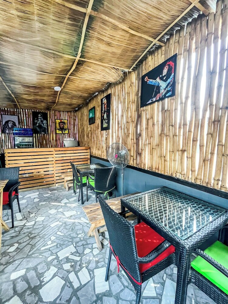 Фото House 2 Guest House