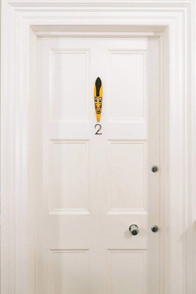 Фото Contemporary & Central 1bd Flat - Leith!