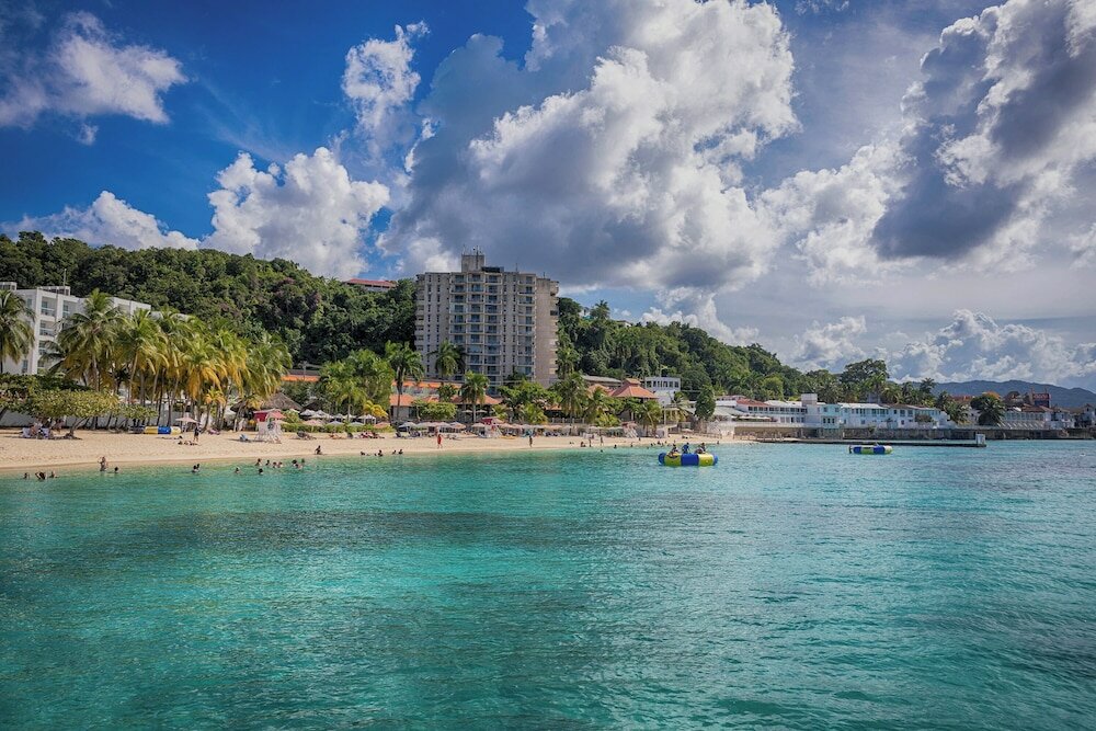 Фото Montego Bay Club