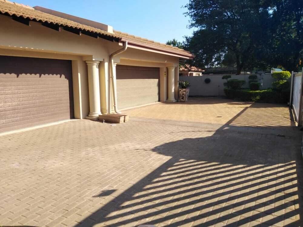 Фото Hush Guest House