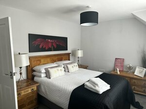 The Sandgate New Immaculate 1-bed Apartment in Ayr (Scotland, South Ayrshire, Ayr, Alloway Place), hotel