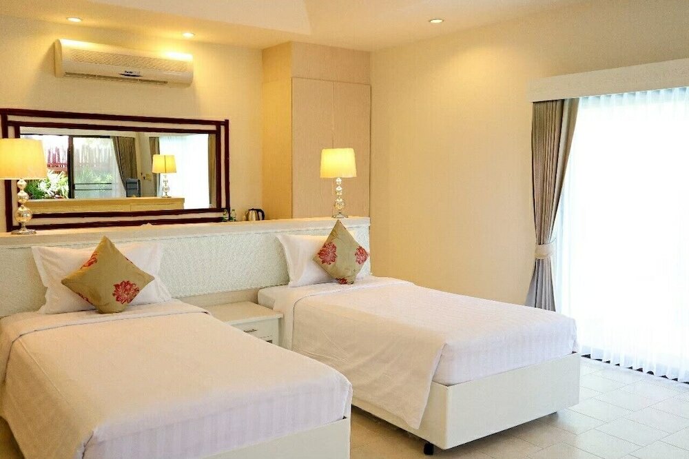 Фото Villa Raya Private Pool Villas Resort