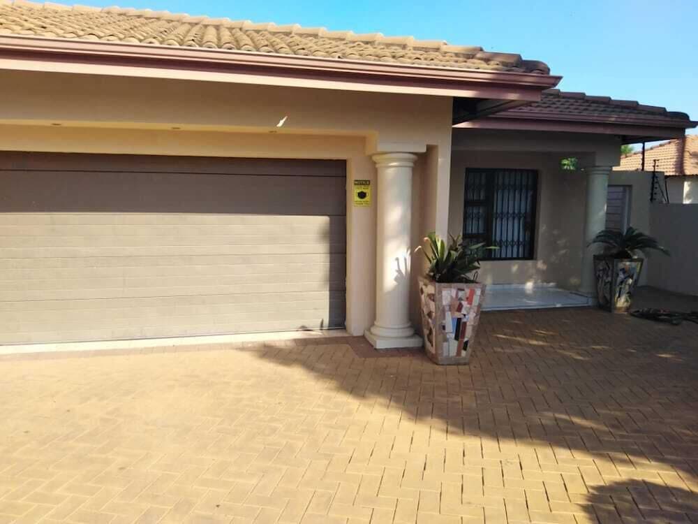 Фото Hush Guest House