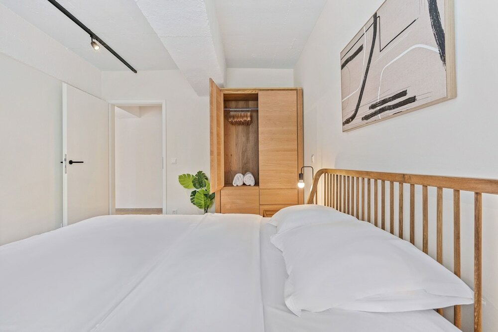 Фото Clausen Charm Contemporary Retreat Id210