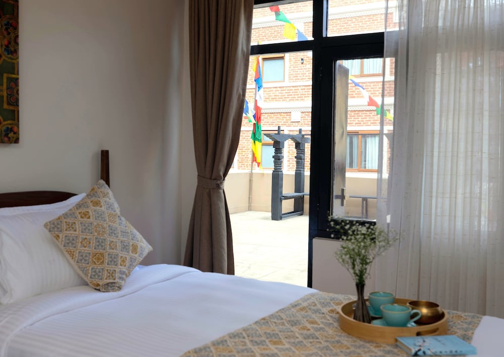 Фото Swarga Heritage Hotel