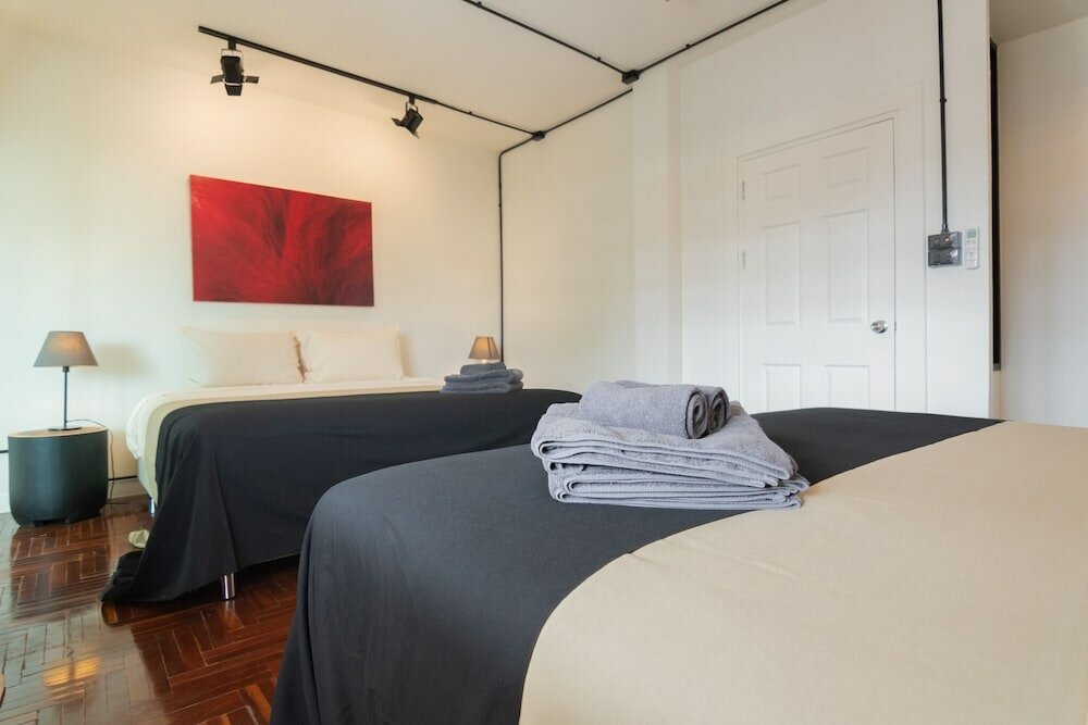 Фото Mini-me Hubs - Charm Suites in Old City