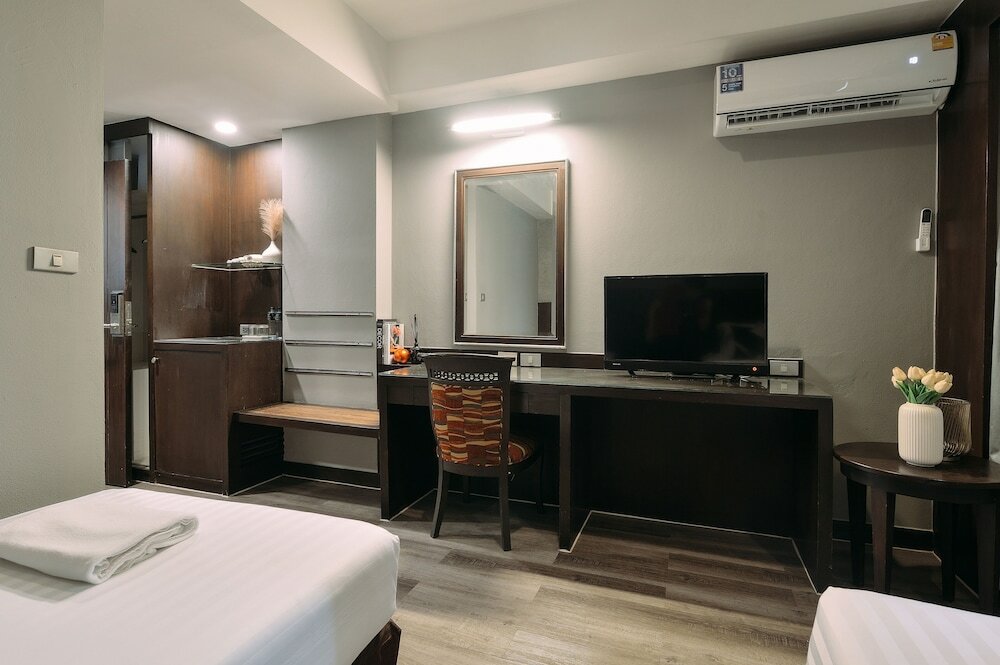 Фото Tori Crown Hotel