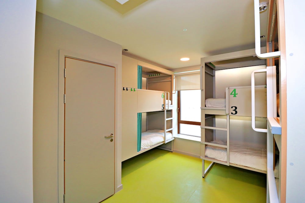 Фото Clink i Lár