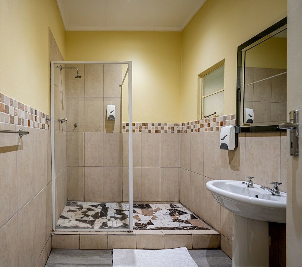 Фото Pofadder Inn by Country Hotels