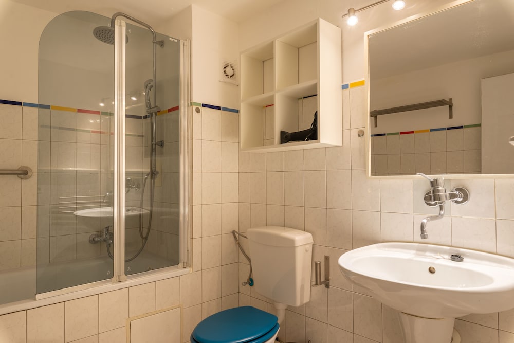 Фото Alpine Hostel Appartements