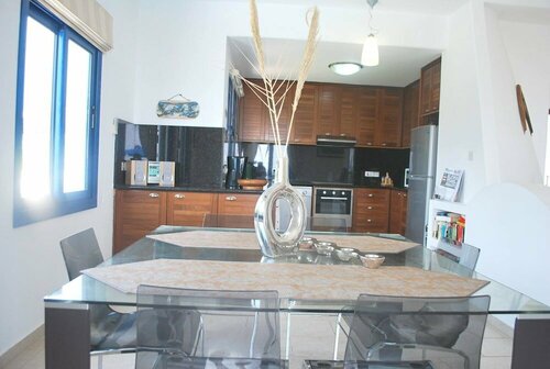 Гостиница Sea Front Villa, Heated Private Pool, Amazing Location Paphos 323