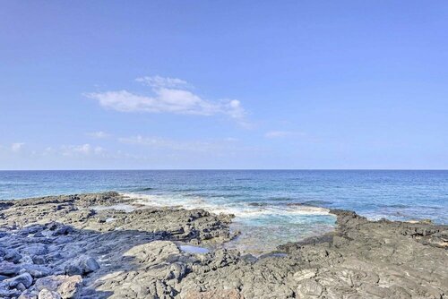 Гостиница Kailua-kona Vacation Rental w Pool Access!