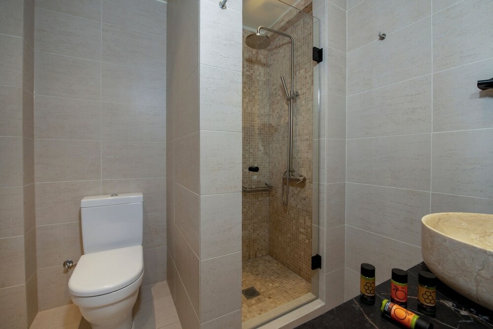 Фото Mosaic Venetian Harbour Suites