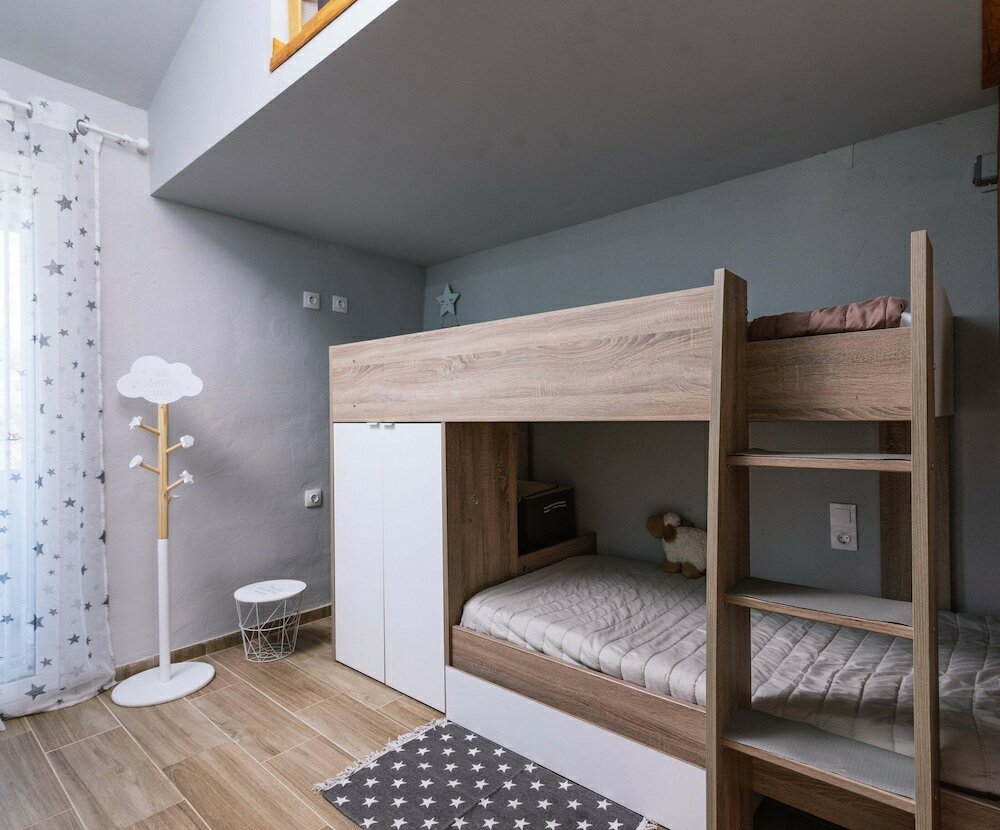 Фото ---Ammira Mare--House near sea with pool