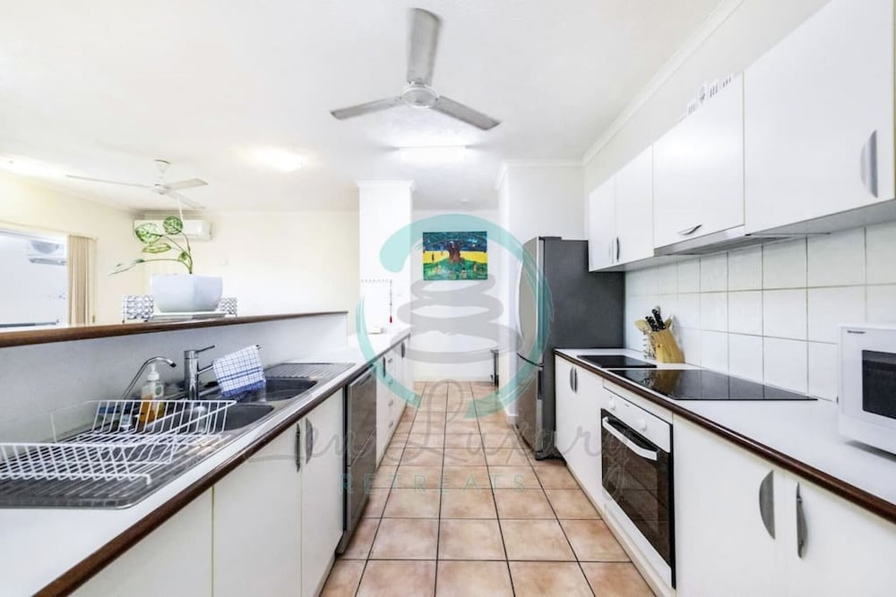 Фото Zen Foreshore - 2 Bedroom Apt with Pool