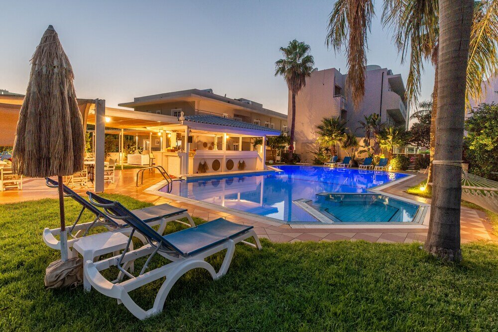 Фото отеля 1