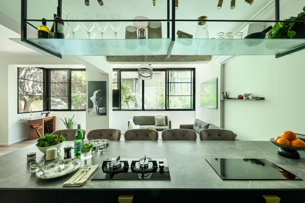 Фото Sophisticated Tel Aviv Retreat 1br Apt
