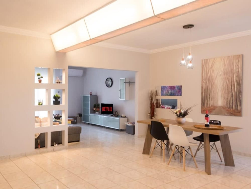 Фото Cozy Flat Main Square 10min To The Sea