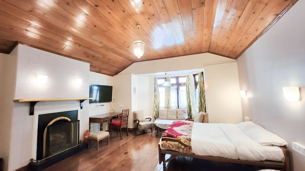 Фото Ivanhoe Hotel A Heritage Property