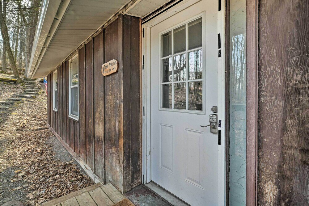 Фото Unplugged Mountain Retreat With Porch Swings!