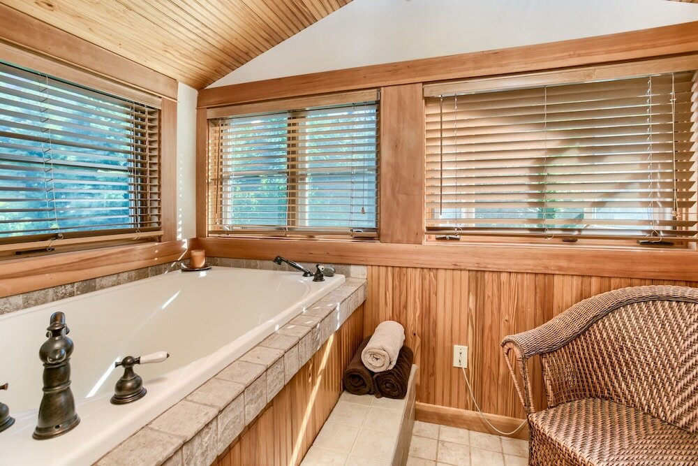 Фото A Cowslip's Belle Inn