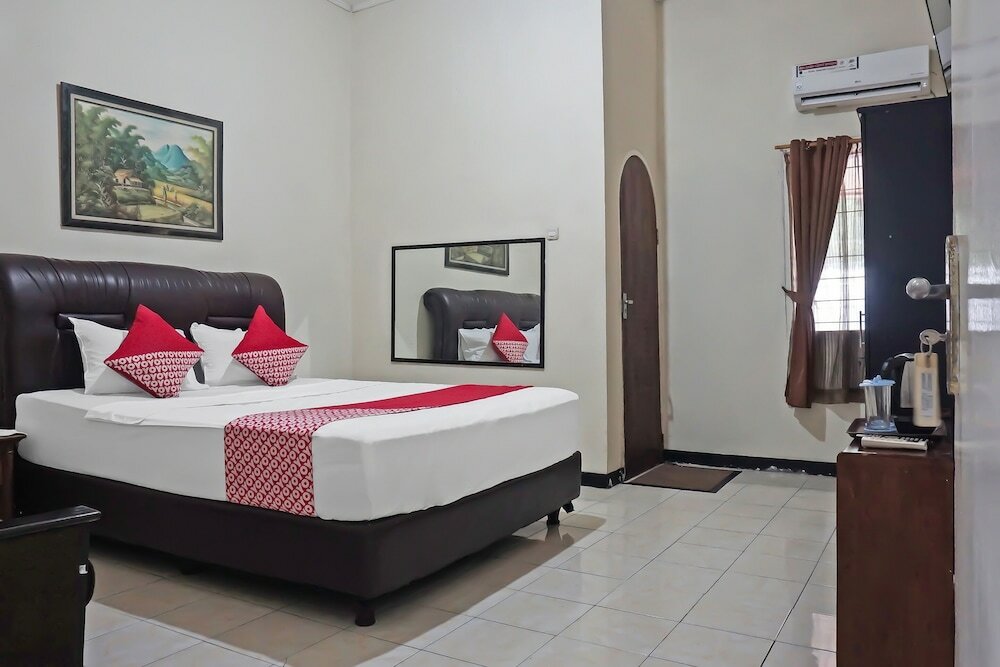 Фото Super Oyo 92134 Bogor Guest House Syariah