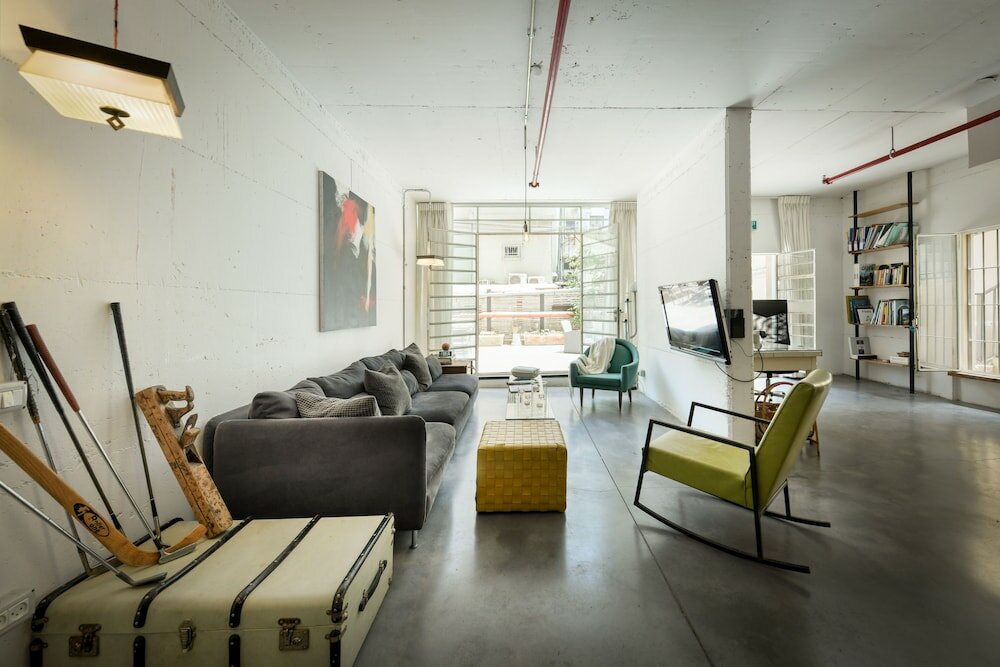 Фото Unique and Spacious 2br Apt with Terrace