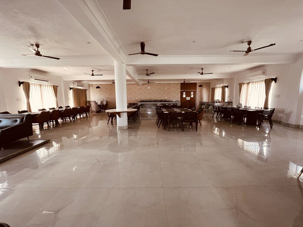 Фото Lake View Hotel Revaas