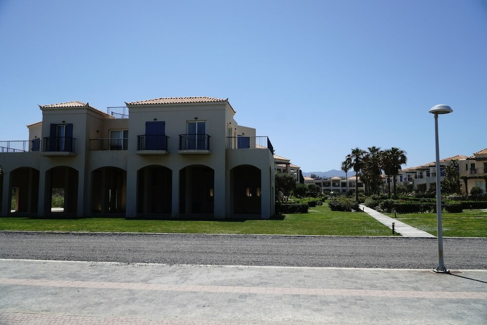 Фото 1 Bedroom Apartment on Beach Elias Upper