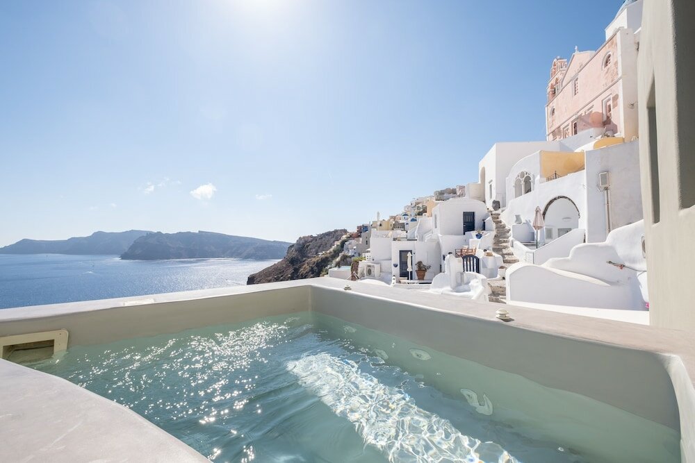 Фото SantorOia Luxury Suites