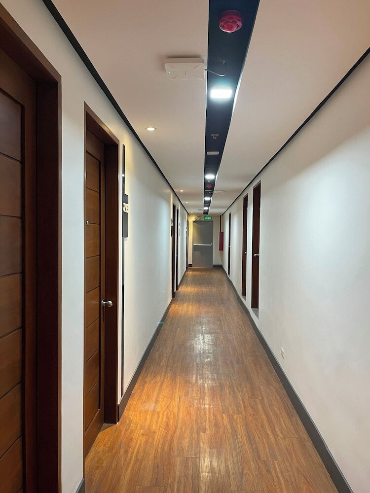 Фото Oyo 982 Boulevard Pension House