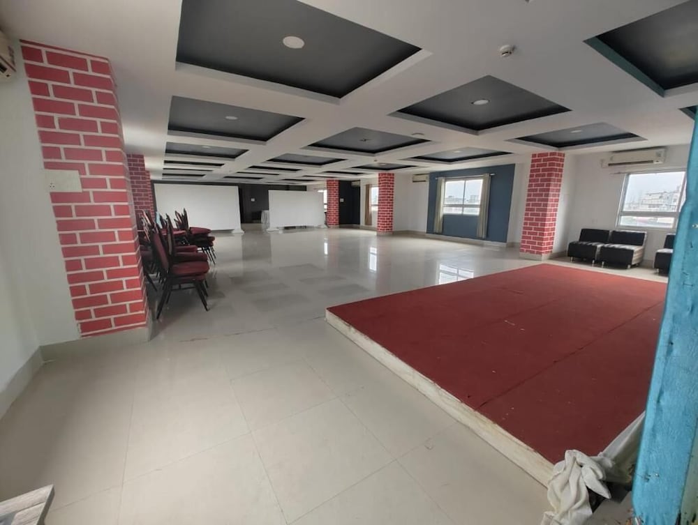 Фото Hotel Grand Majesty