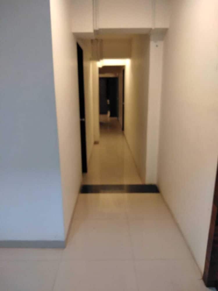 Фото Hotel Borivali Executive