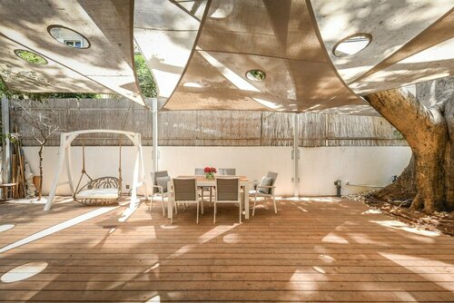 Апартаменты Charming 2br Apt w a Breathtaking Patio в Тель-Авиве