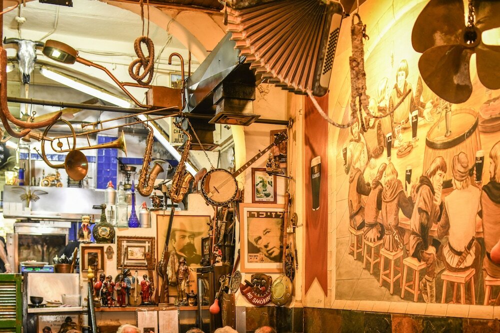 Фото Vintage Charm 1br Apt w Balcony & View