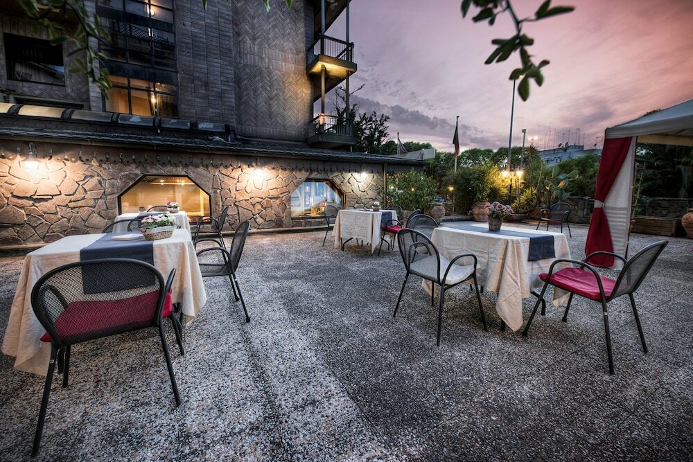 Фото Colony Hotel