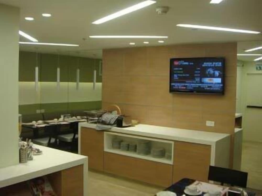 Фото Armon Hayarkon Hotel