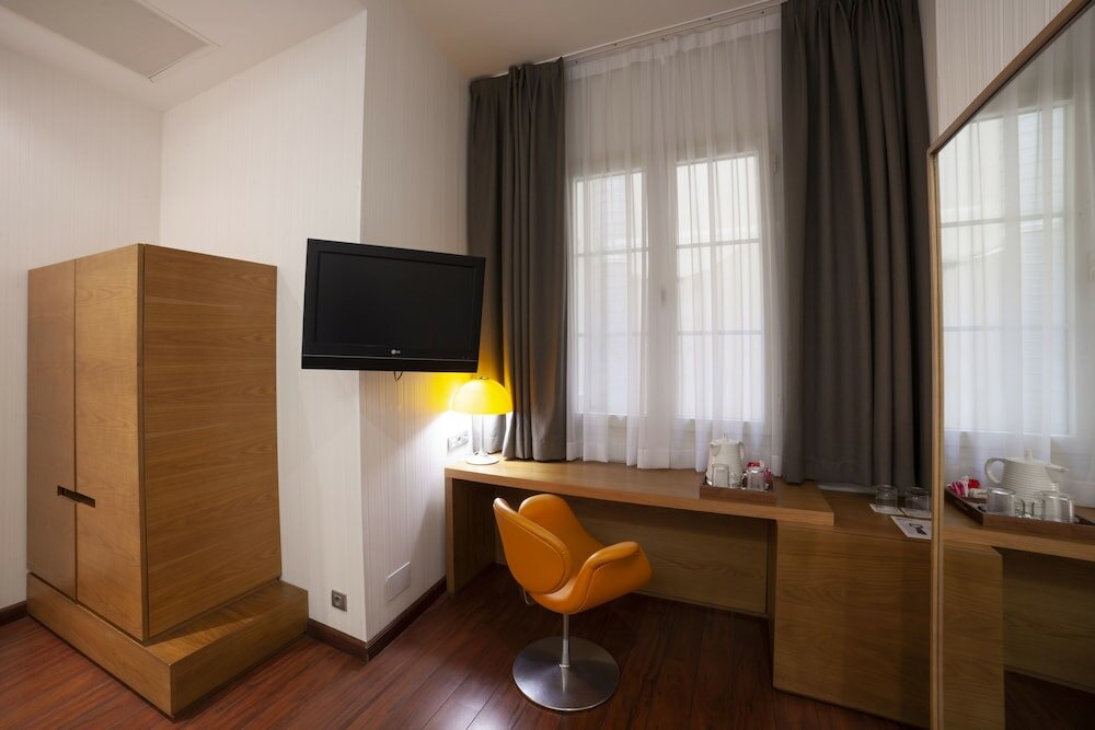 Фото Petit Palace Plaza Malaga Hotel