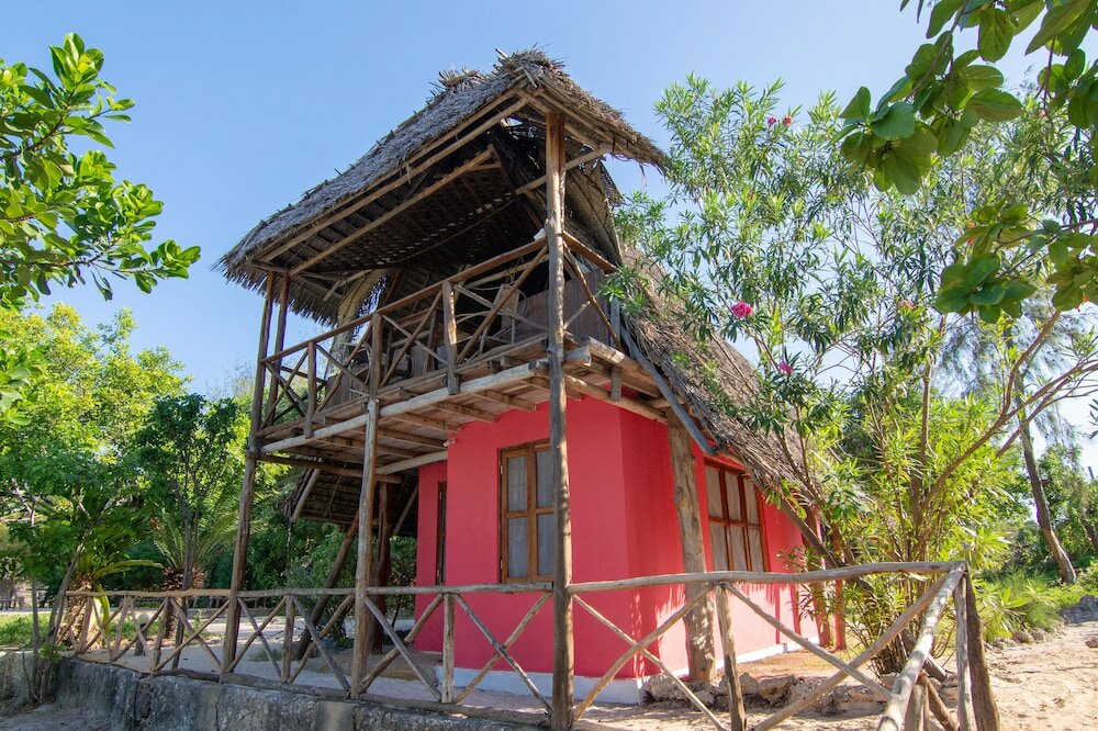 Фото Pakachi Beach Resort & Hotel