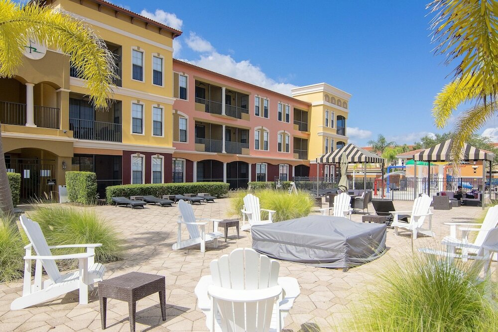 Фото Emerald Greens Hotel Condo Resort