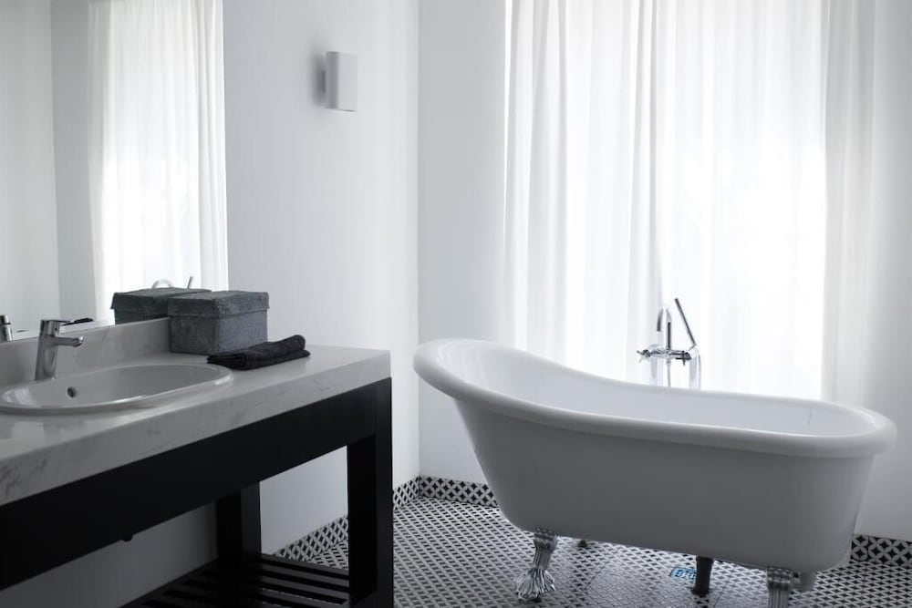 Фото Sea Sense Boutique Hotel