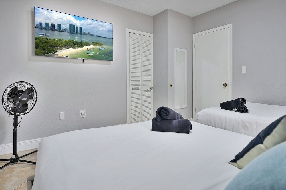 Фото 4 to 23 Guests GameRoom 2 Kitchens Bar BBQ