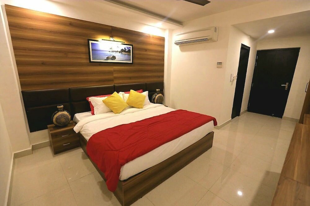 Фото Rnb Select Hotel Walk in Lucknow