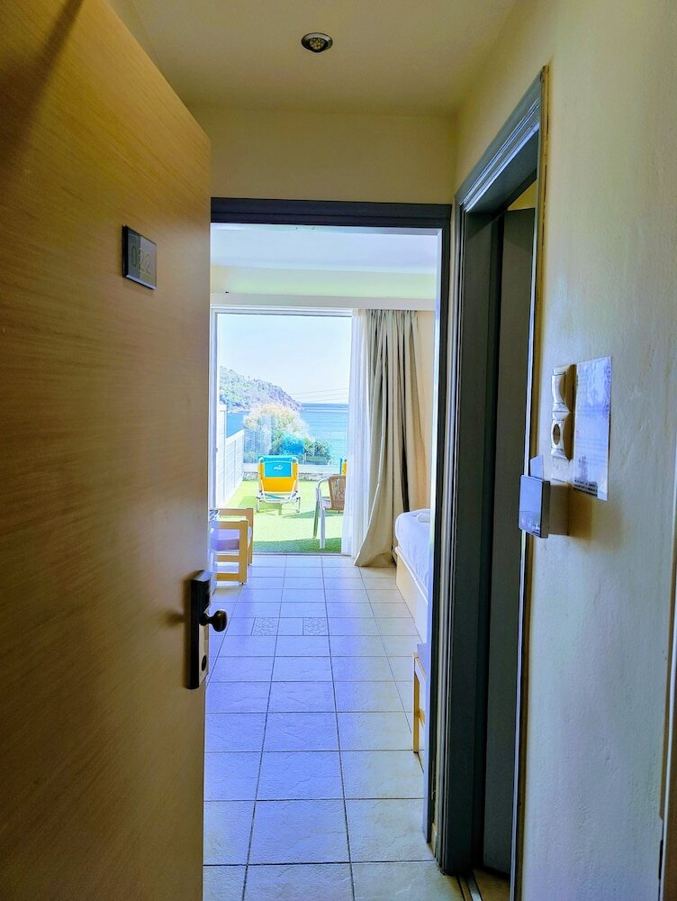 Фото New Aegli Resort Hotel